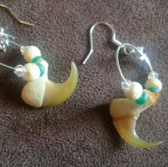 earrings - Picture 3 of 3